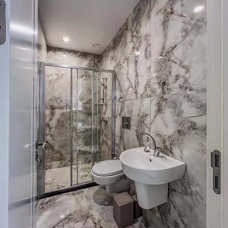 Luxury In 5 Star Apartment